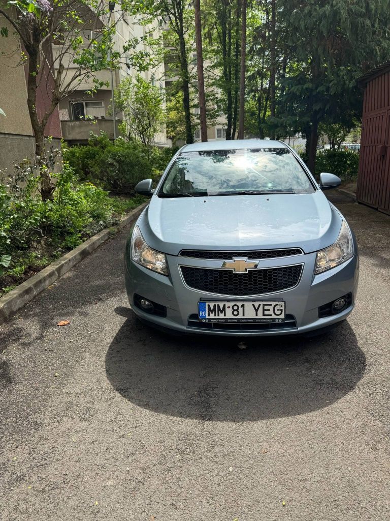 vând Chevrolet Cruze