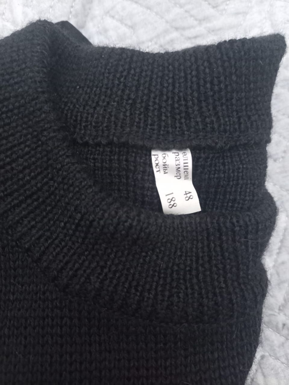 Продам свитер,10000