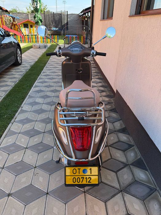 Vespa Primavera 50 cc 4T - 8000 km - se conduce fara permis