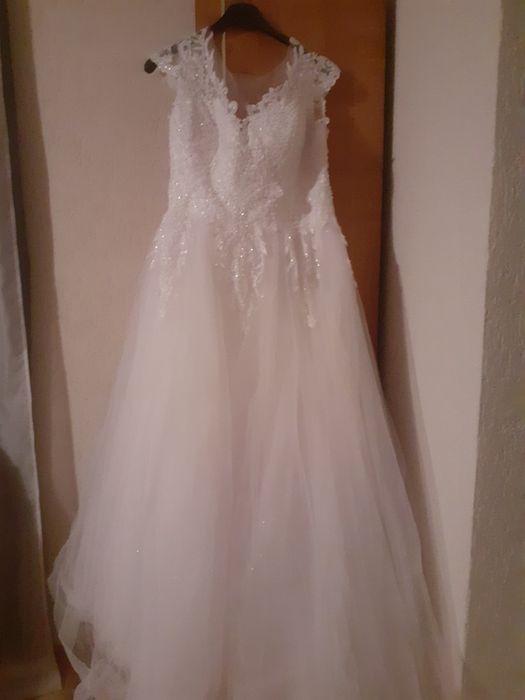 Vând rochie de mireasă