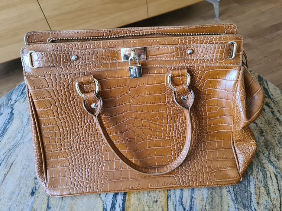 Кафява бизнес чанта естествена кожа