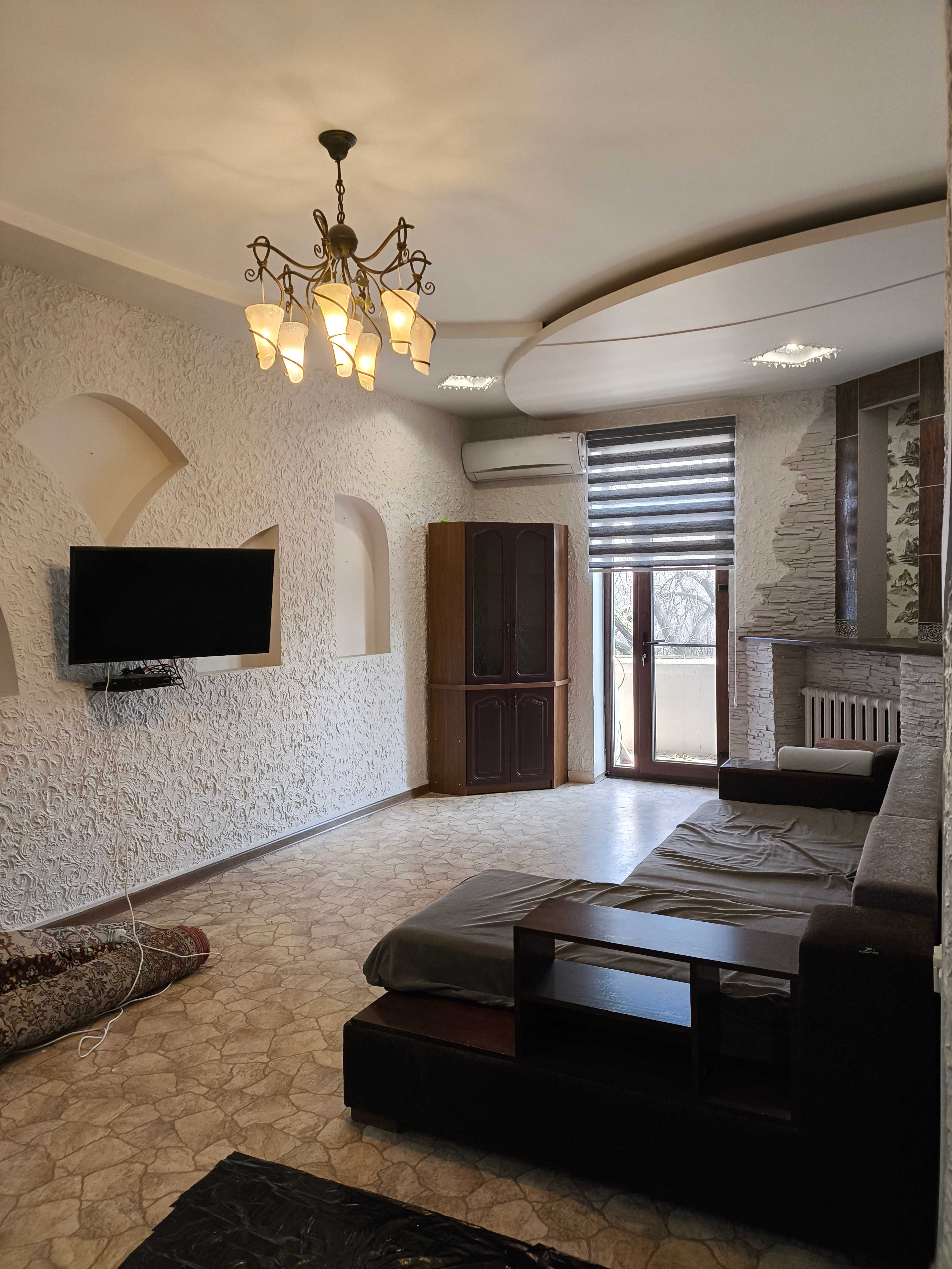 Продам свою 3 комнатную квартиру в центре