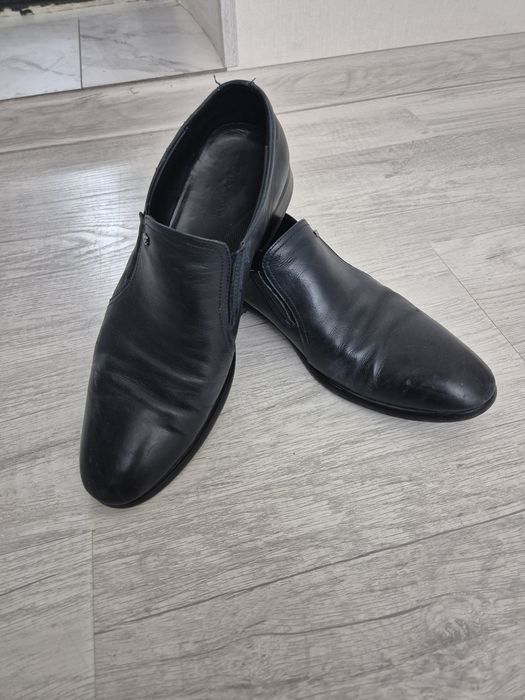 Мужские обувь в отличном состоянии все оригинал только оптом продаётс