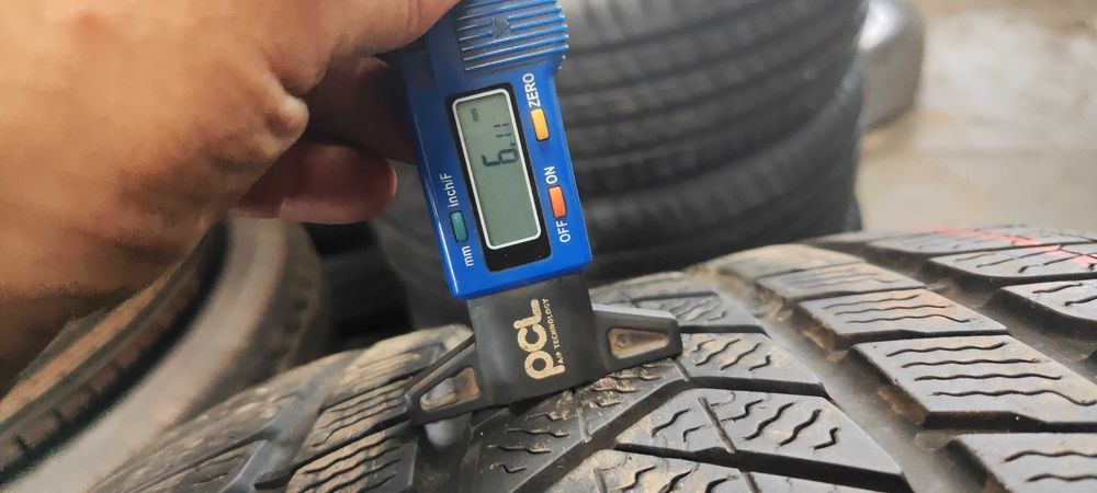 2бр. зимни гуми 315/30/21 Pirelli