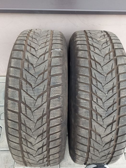 2 cauciucuri iarnă VREDESTEIN 215/60 R15- an 2018