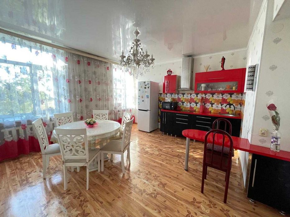 / Продам квартиру 3х ком студию проспект Ленина, ТОРГ, 2/4 этаж,Центр!