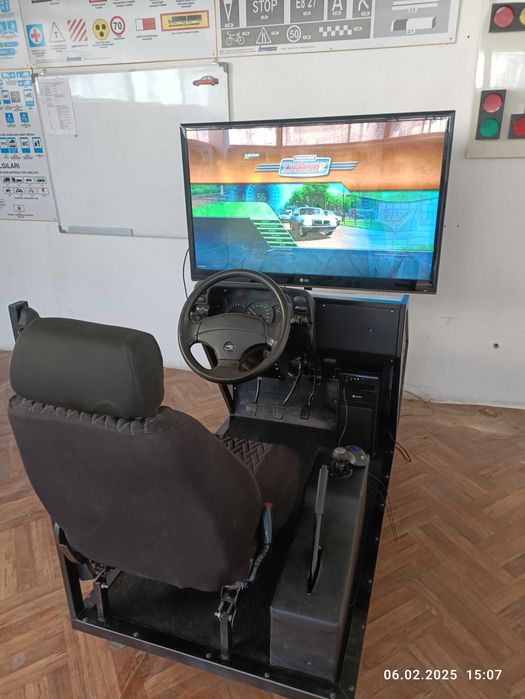 Продается учебный  Автотренажёр Педали, руль настоящее