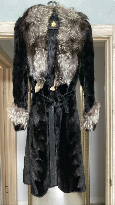 Продам норковую шубу