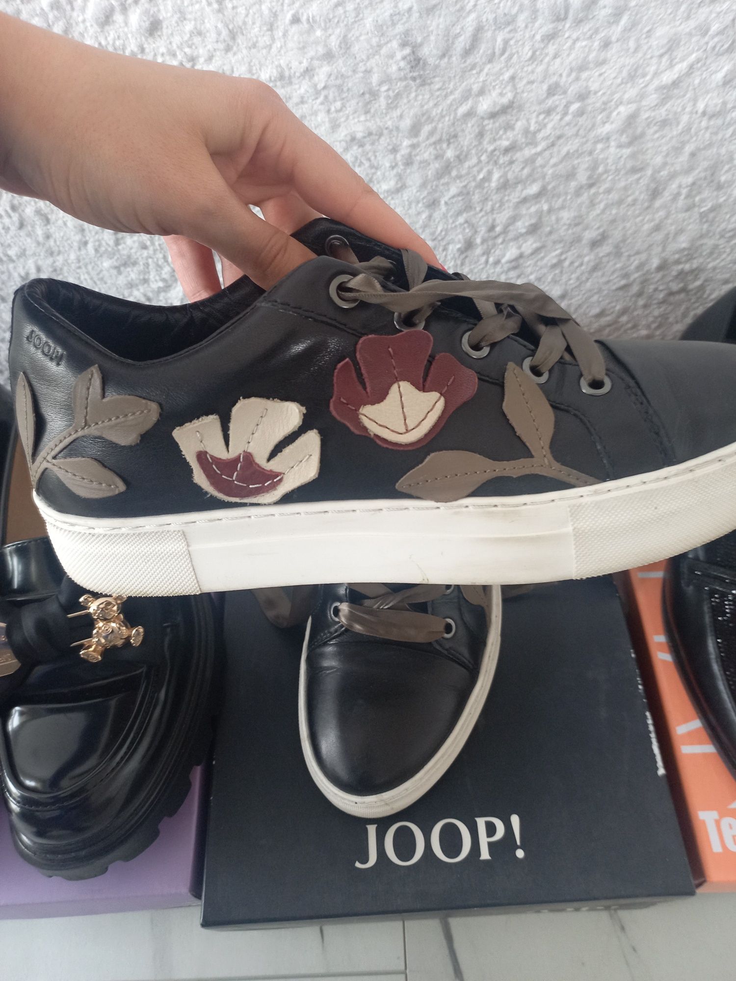 Обувки BLUGIRL и Joop