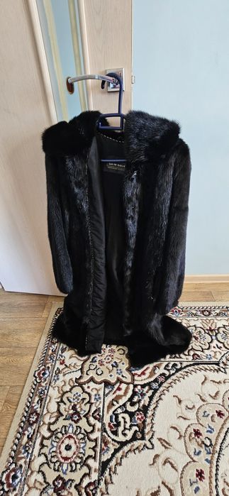 Шуба мен куртка сатылады