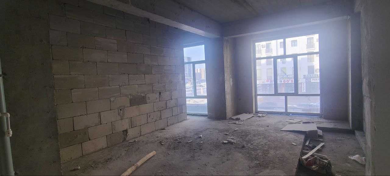 Продаётся помещение нежилое (коробка)  в центре города 93 м2