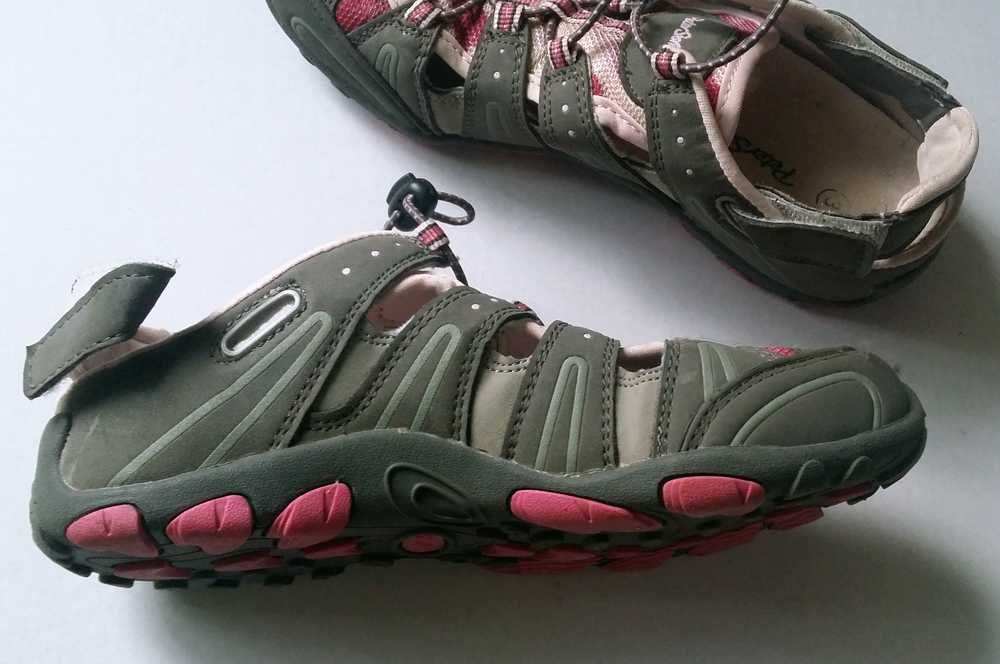 Sandale de drumetie, treking, munte, marimea 36