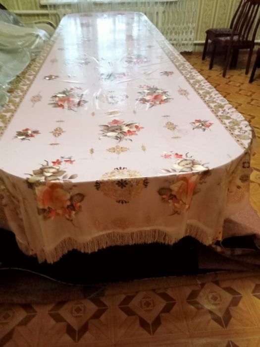 Добротный Венский стол