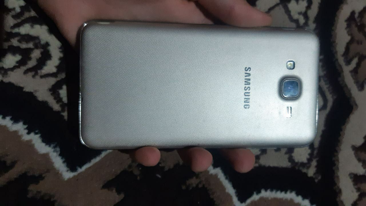 samsung J7 neo .