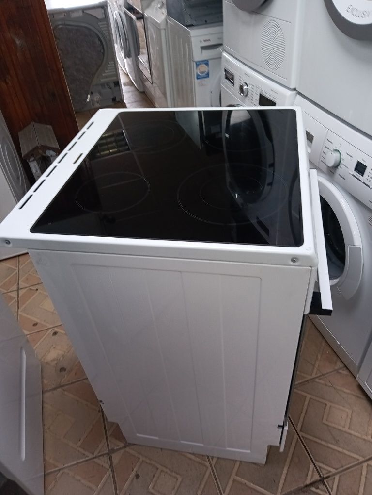 Свободно стояща печка с керамичен плот Gorenje 2 години гаранция!
