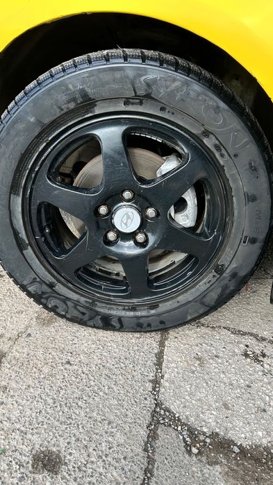 Гуми с джанти 215/60/16.