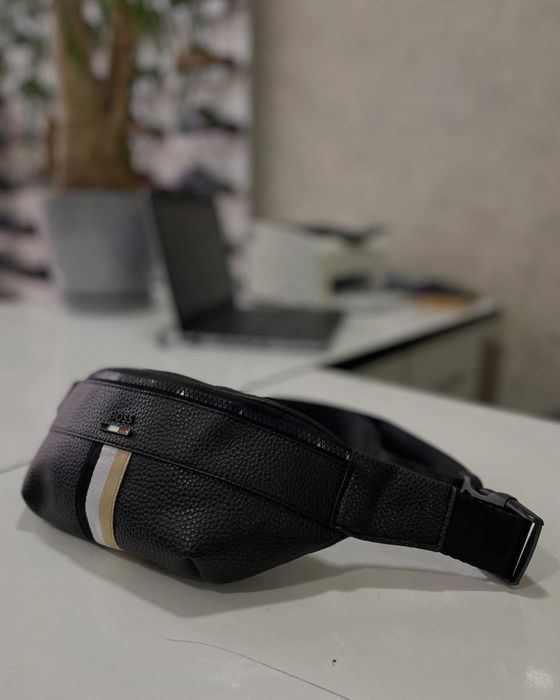 В НАЛИЧНОСТ!; Boss ; Calvin Klein ; чанта за кръст ; паласка; НОВИ