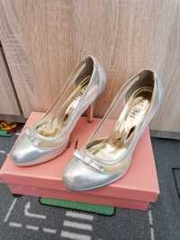 Pantofi argintii mărime 39