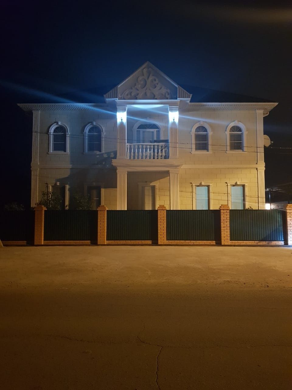 Продам Коттедж .