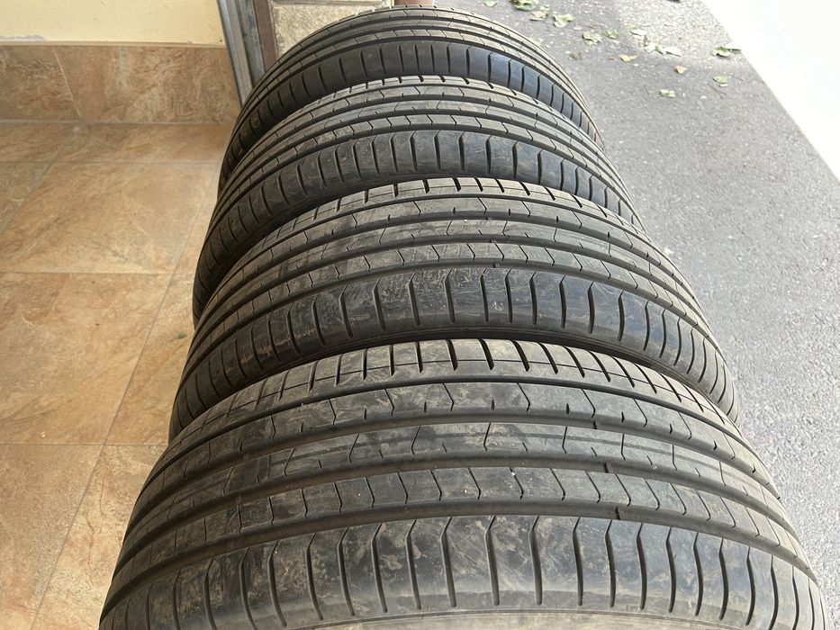 Патерица 19" за Ауди А8 4Н D4 и летни гуми PIRELLI 235/50/19,DOT 31/21
