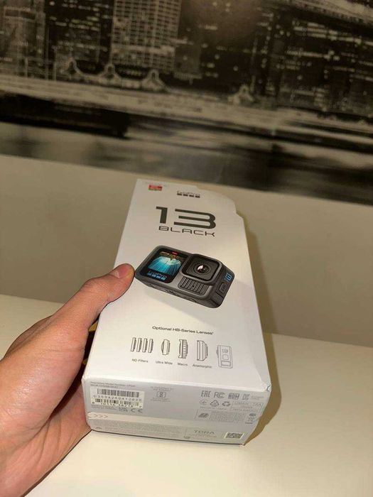 GoPro 13 Black include și microSD card 64GB