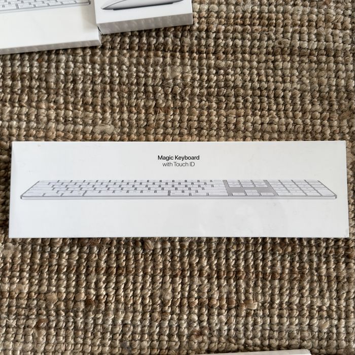 Vand tastatura Apple Magic Keyboard Touch id