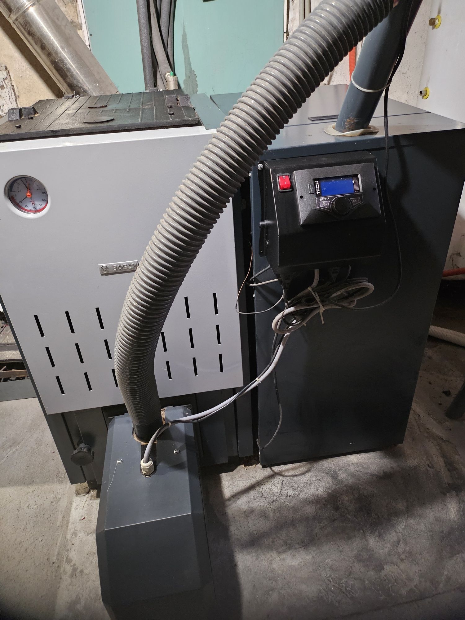 Пелетна система Bosch 2000 B, 24-28kw + горелка BRENN 2000.