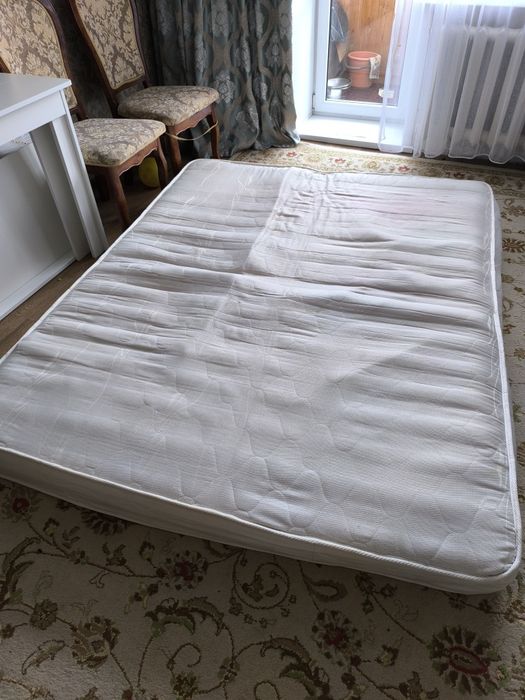 Матрас 160 на 200  б/у