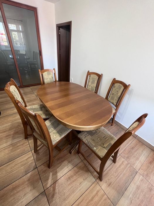 Masa lemn masiv extensibila cu 6 scaune