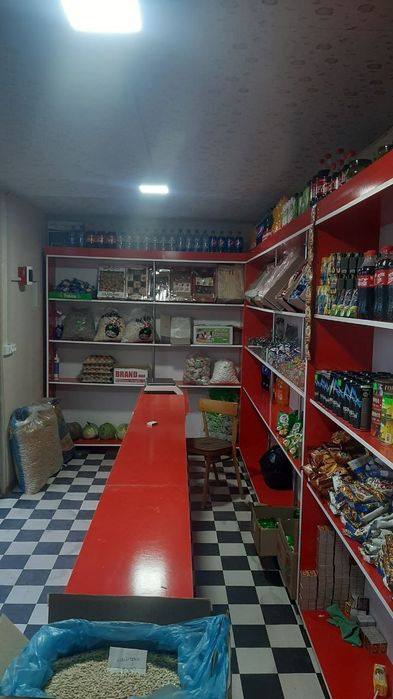 Ko'chma do'kon sotiladi