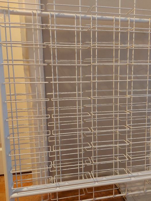 Стелаж /щендер за очила