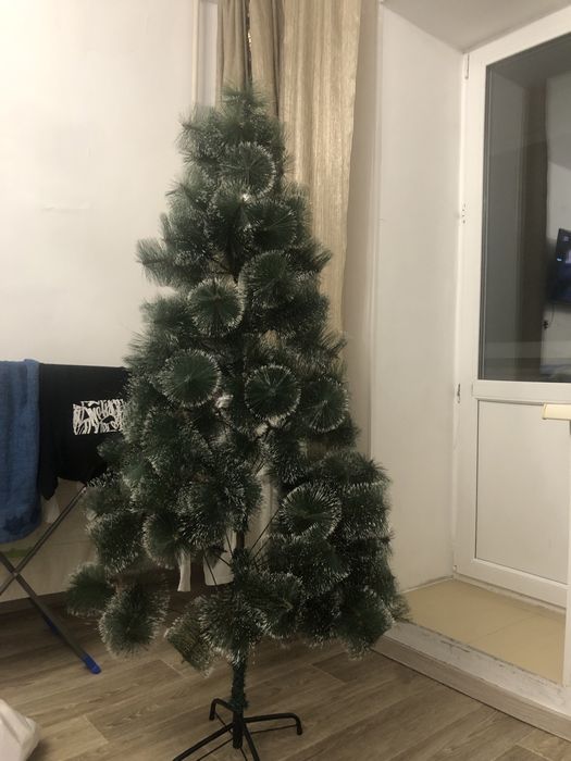 Елка искусственная