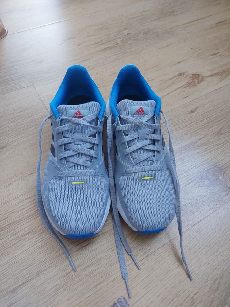 Обувки Adidas 38.5 номер