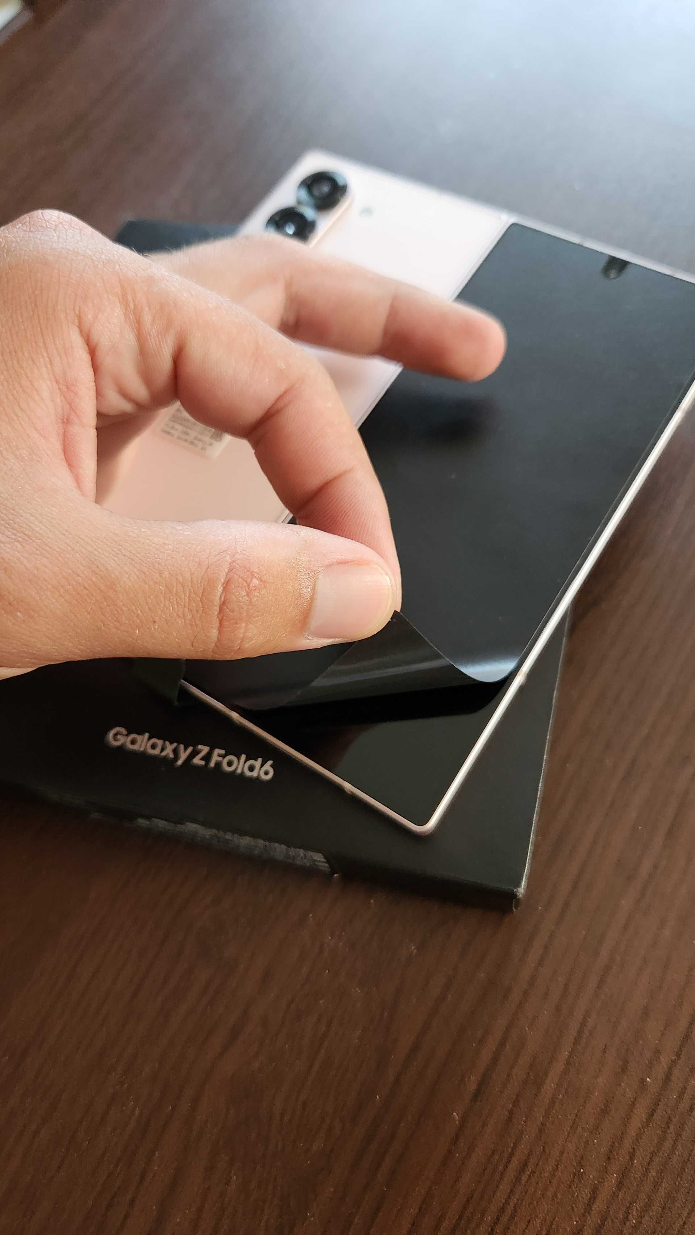 Samsung Galaxy Z Fold 6