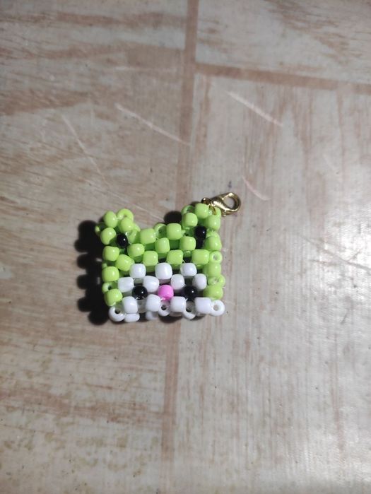 брелок из бисера