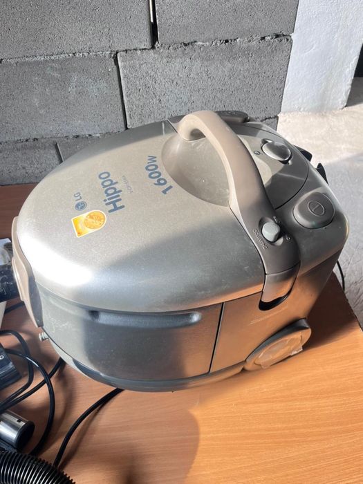 Пылесос два в одном моюций и обычный