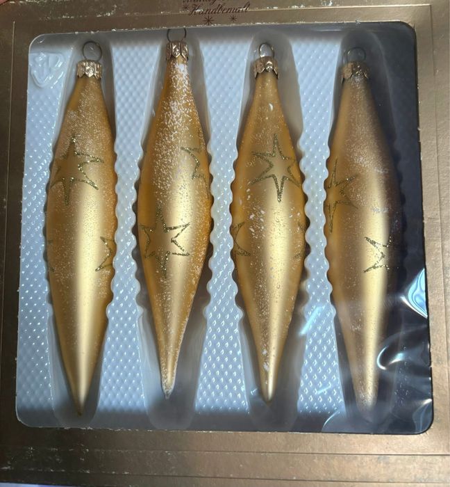 Стъклени играчки за елха. Цената е обща за двете кутии.