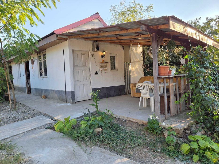 Casa si teren, Sat Crucea de Piatra, com. Calugareni, jud. Giurgiu