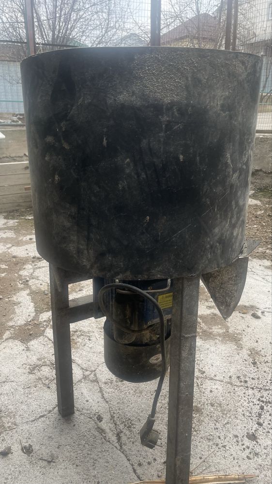 Продам кормодробилку