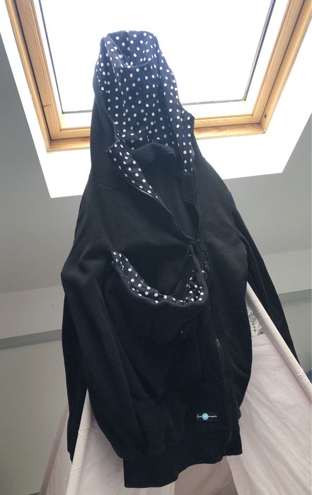 Vand hanorac cu insertie pt. bebe, sling nou.