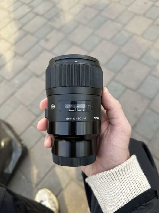 Sigma 35mm f/1.4 DG HSM Art для Sony-E