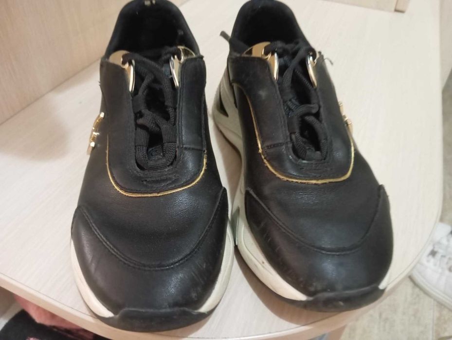 Оригинални маратонки Liu Jo номер 36 с леки забележки