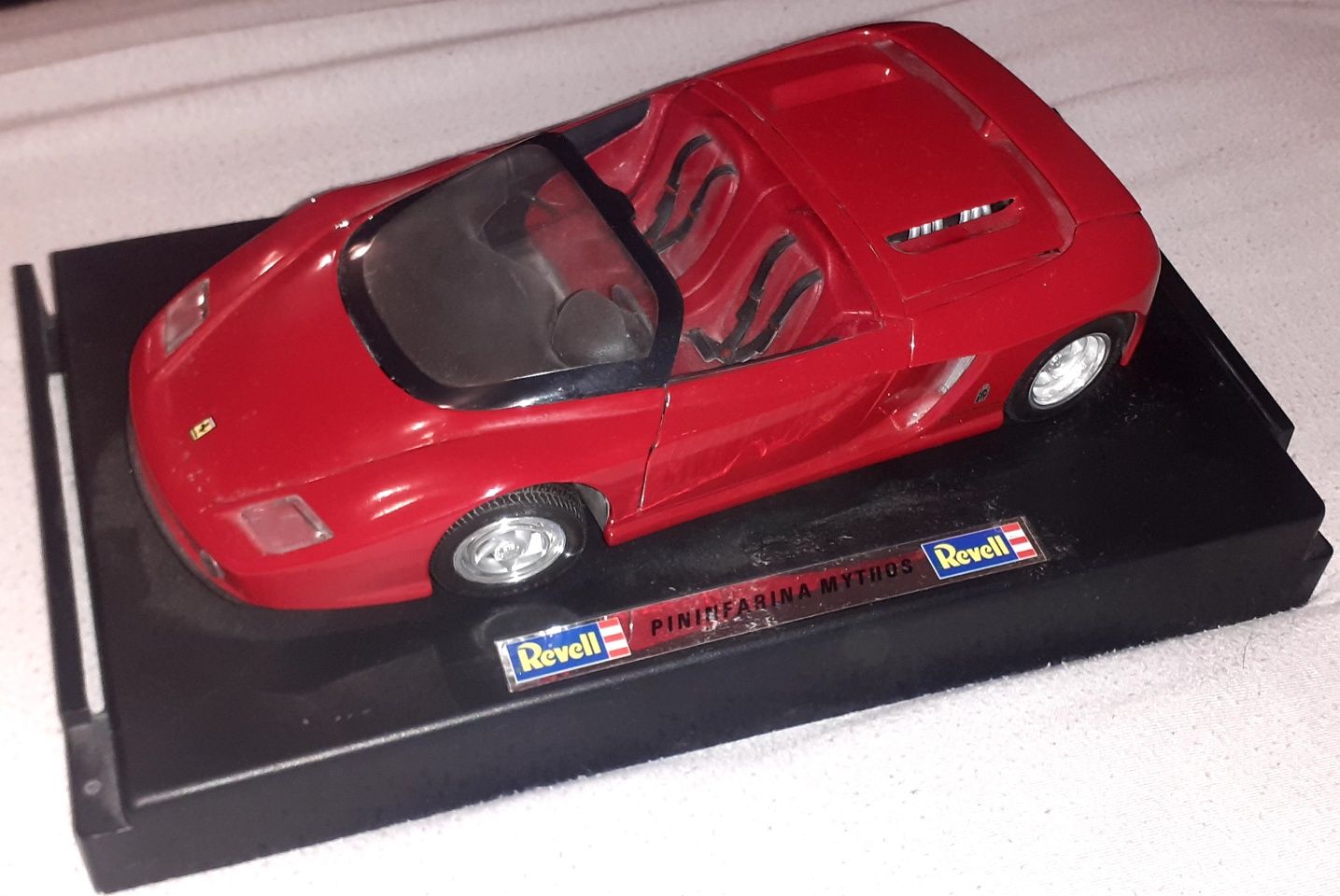 Ferrari Mythos мащаб 1/18