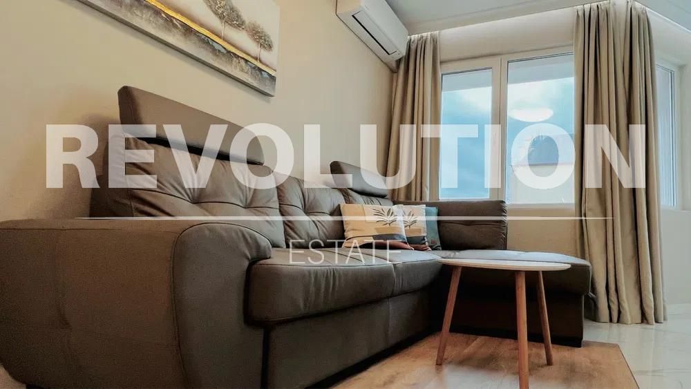 Дава се под наем Двустаен апартамент в Варна, Център - 63 кв.м за 700 € - Снимка #1