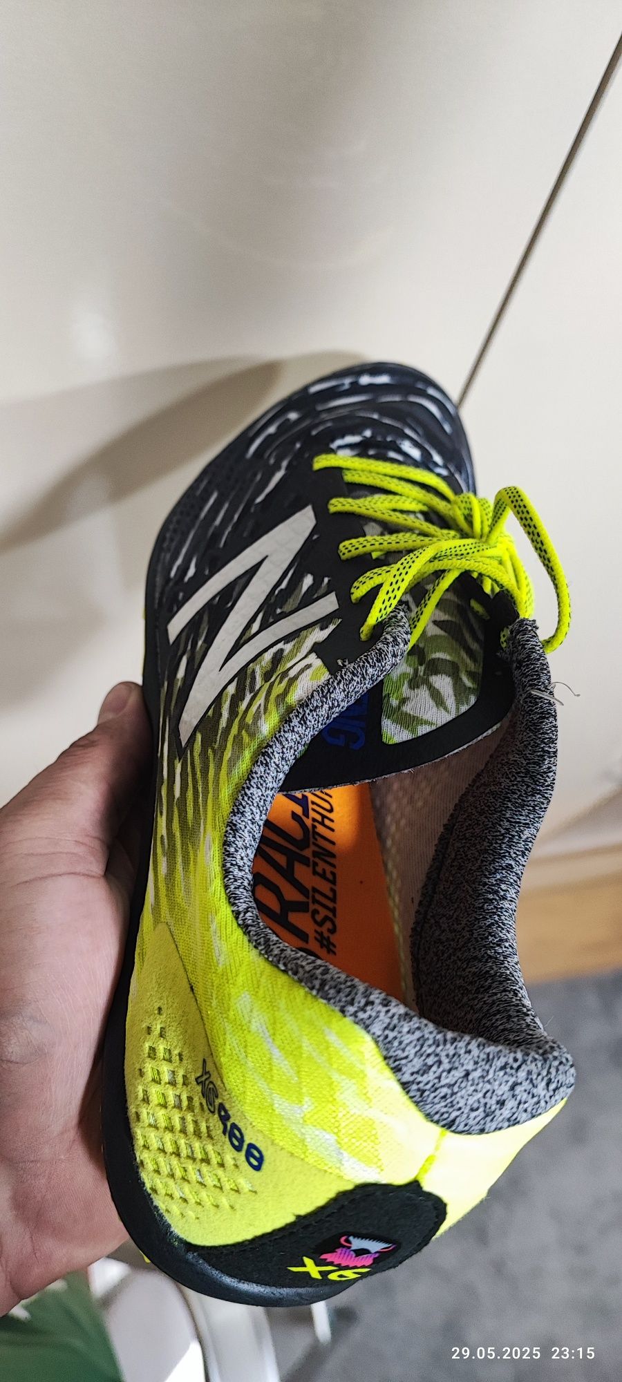 маратонки шпайкове new balance