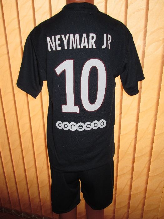 Детски екипи РЕТРО ПСЖ Неймар ХС размер / Ливърпул Салах 116 размер