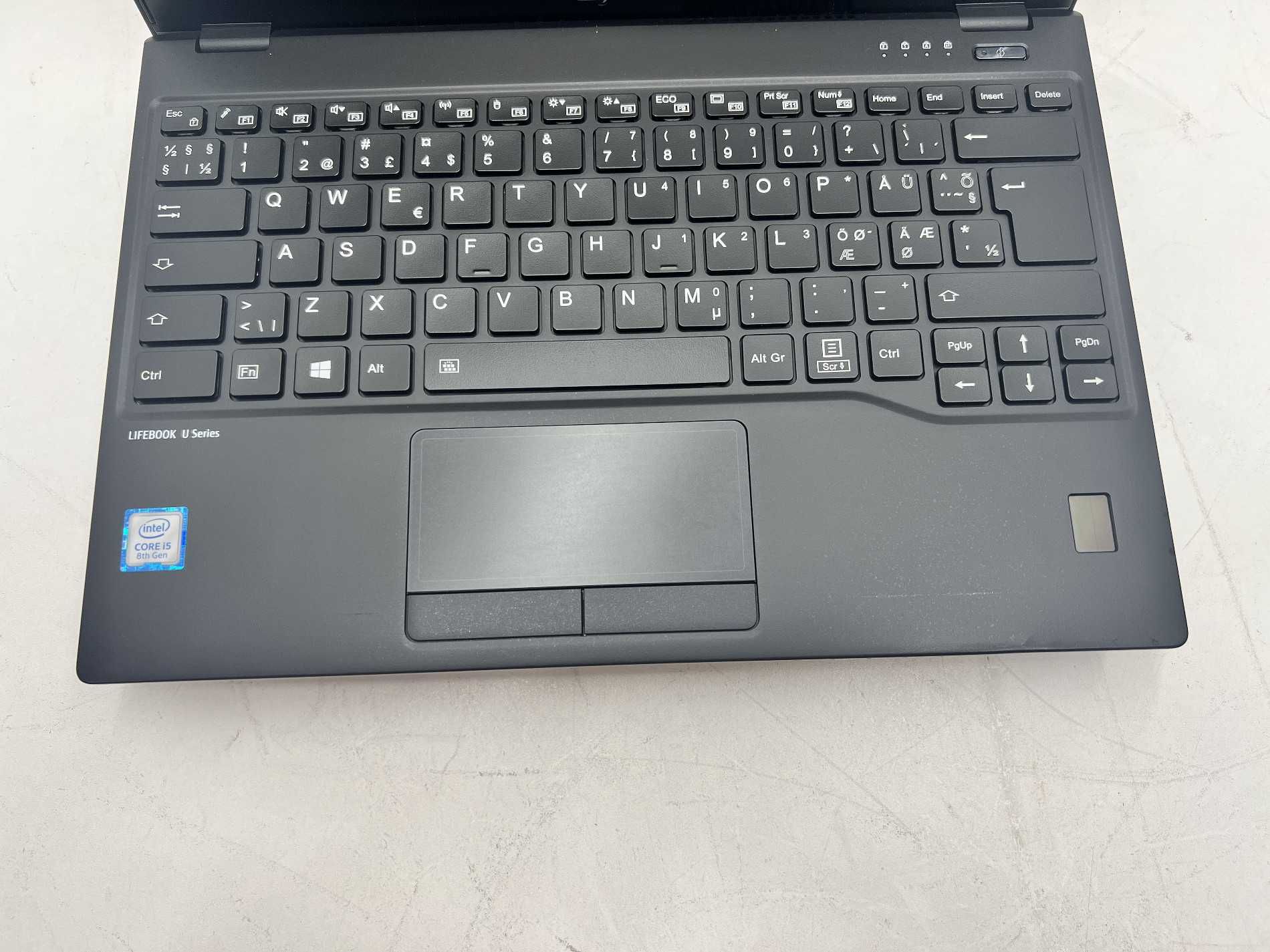 Fujitsu LIFEBOOK U939 13.3" touch i5-8265U 16GB /-> Добро състояние