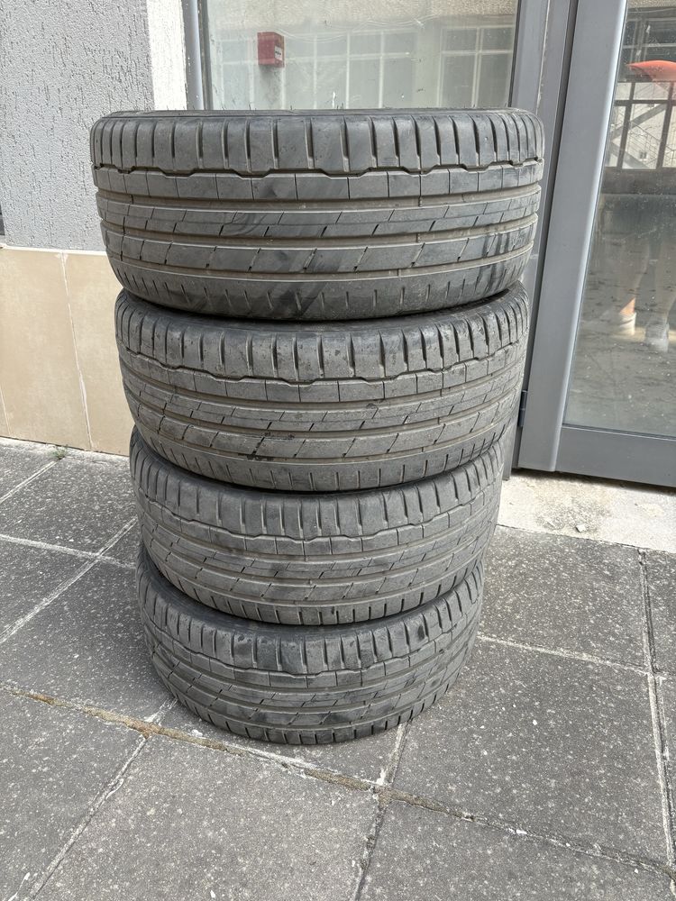 Летни гуми Hankook Ventus S1 evo3 235/45/18