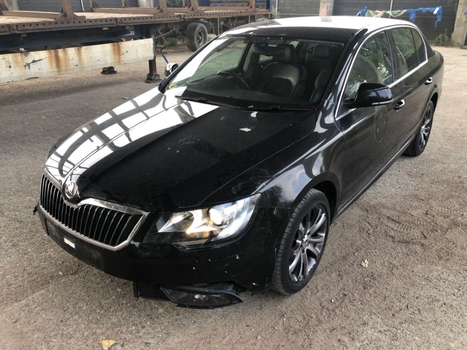 aripa stanga spate si piese skoda superb 2013 din dezmembrari