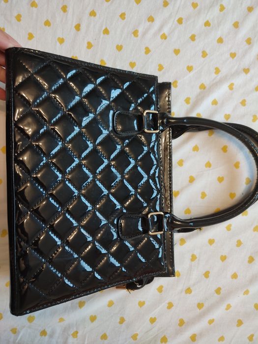 Geanta lăcuită din  material ecologic